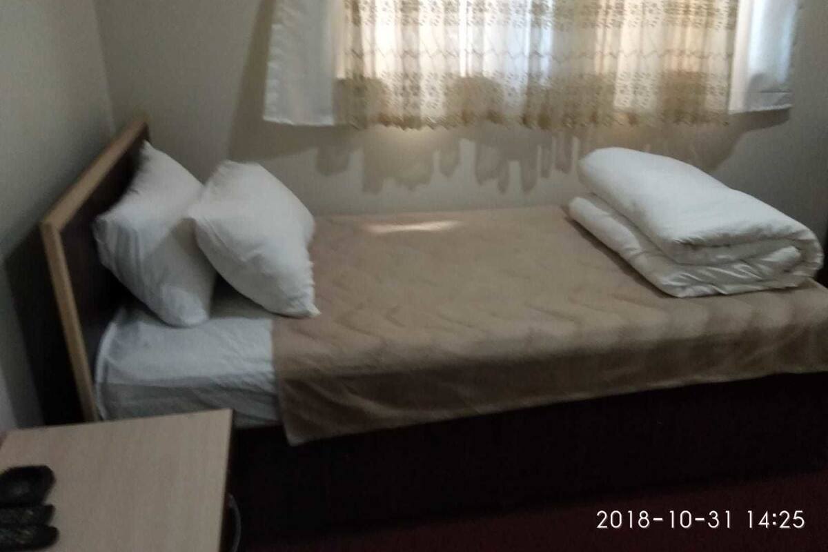 single room | free wifi, bed sheets, wheelchair access