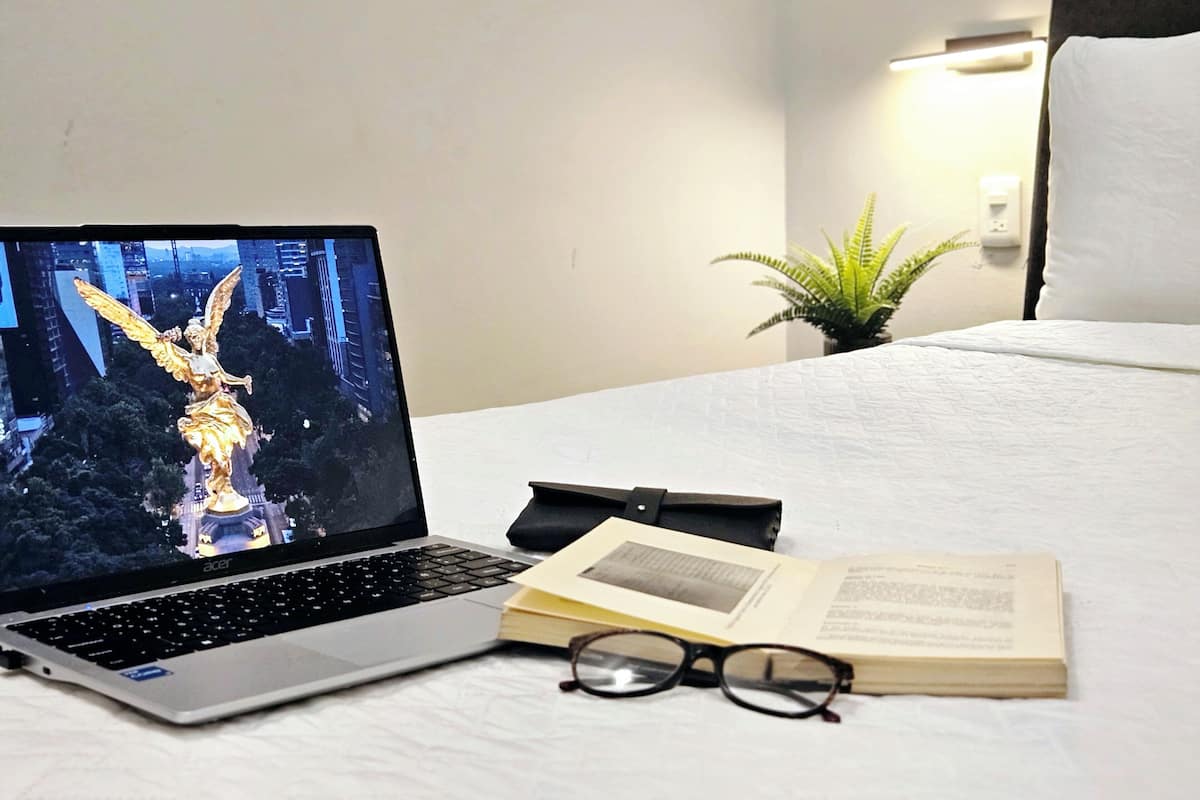Junior Suite | Tende oscuranti, ferro/asse da stiro, Wi-Fi gratuito, lenzuola