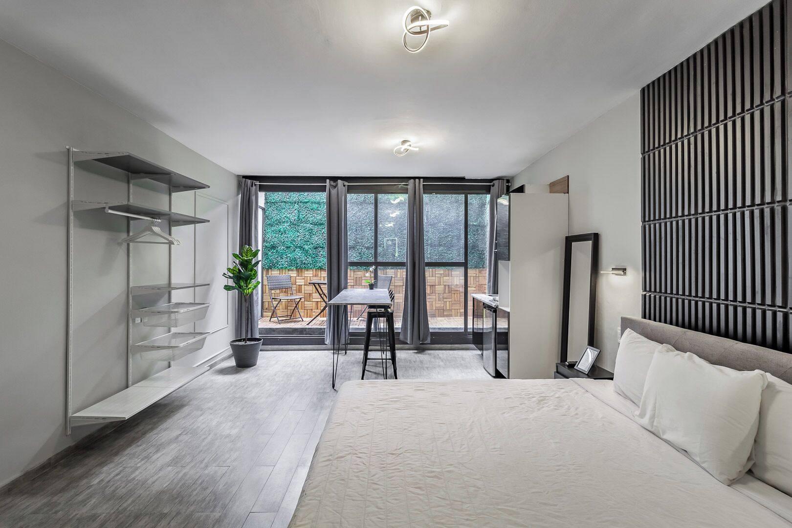 Luxury Suite | Cortinas blackout, tabla de planchar con plancha y wifi gratis 