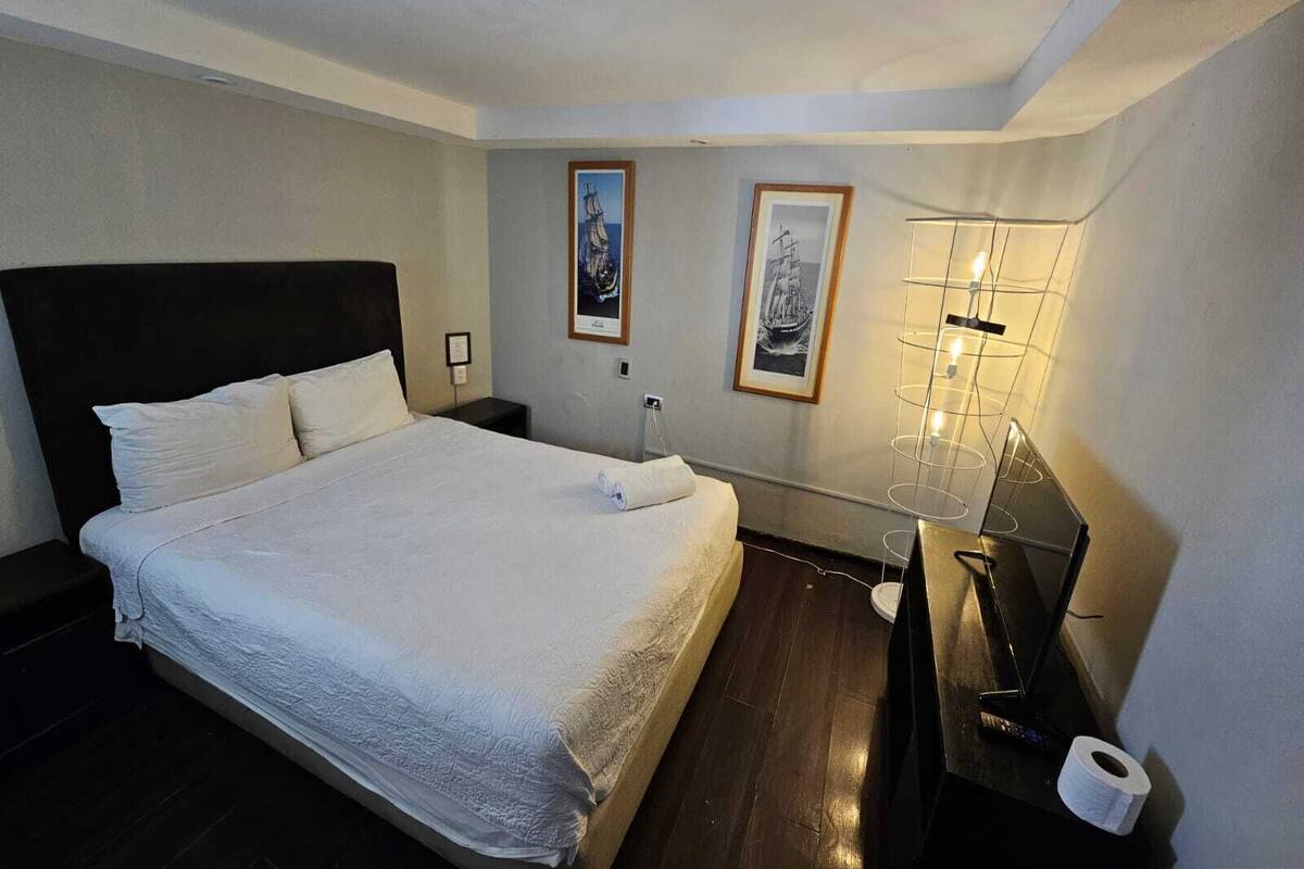 Economy Room, 1 Double Bed, Shared Bathroom