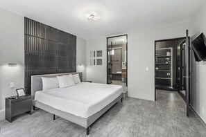 Luxury Suite | Cortinas blackout, tabla de planchar con plancha y wifi gratis 