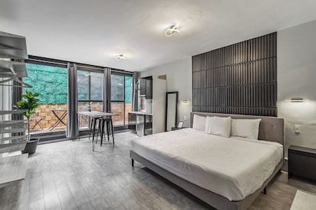 Cortinas blackout, tabla de planchar con plancha y wifi gratis