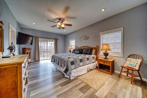 5 bedrooms, iron/ironing board, travel crib, WiFi - Mossy Oaks Manor-Fireplace- Pool Table (Hiawassee)