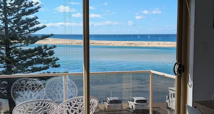 Waterfront Holiday Apartment, north facing, superb 180 deg views, sunny balcony