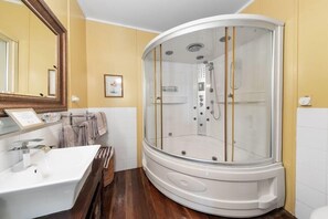 Bathroom - Rosecliffe Tree Tops Cooran (Pinbarren)