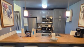 Private kitchen - Snowcreek Resort Vacation Rental 201 (Mammoth Lakes)