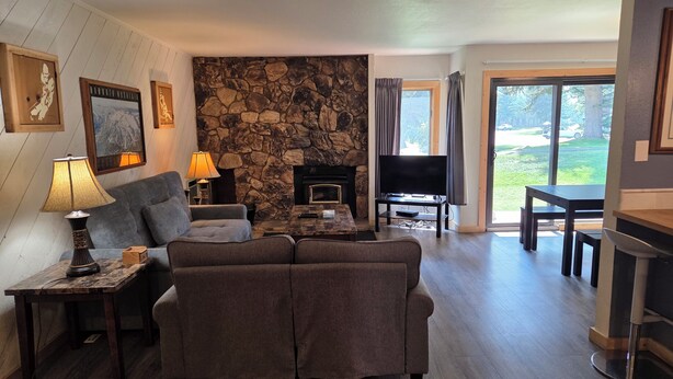 Living area - Snowcreek Resort Vacation Rental 201 (Mammoth Lakes)