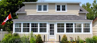 Casa de estilo Cape Cod en el corazón de la aldea a orillas del lago de Wellington