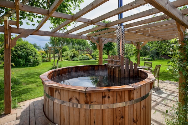 Bañera de hidromasaje exterior