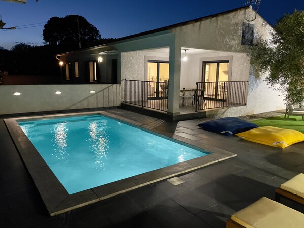 Outdoor pool, a heated pool