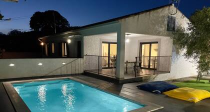 Villa tout confort piscine chauffée jacuzzi spa entre mer/ montagne Aleria