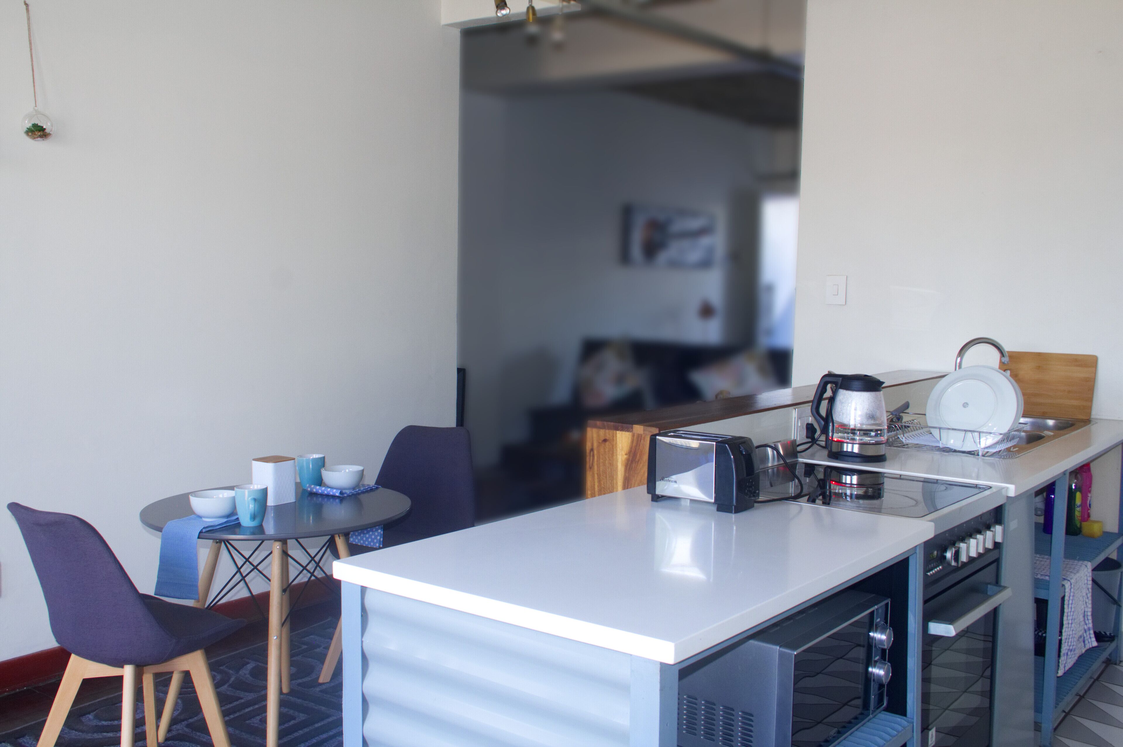 Microwave, cookware/dishes/utensils