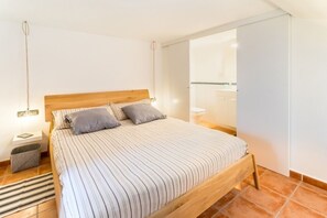 2 dormitorios, tabla de planchar con plancha, wifi y ropa de cama