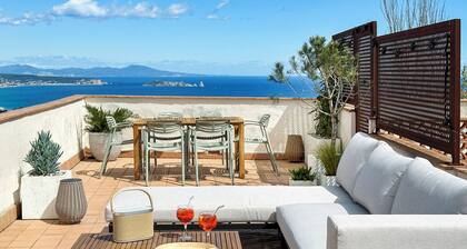 Begur Sunset ,2 bedroom loft close to the center of Begur. With terrace and gorgeous sea views (H42)