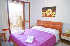 4 camere, ferro/asse da stiro, Wi-Fi gratuito, lenzuola