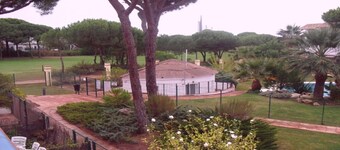 GOLF AND BEACH. BEAUTIFUL HOUSE OF 3 HAB AND 3 BATHROOMS! 