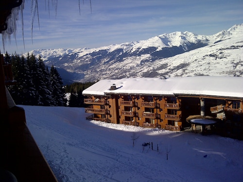Arcs 1800, In RESIDENCE DE STANDING T3 6p. swimming pool, ski-in / ski-out dep / stop