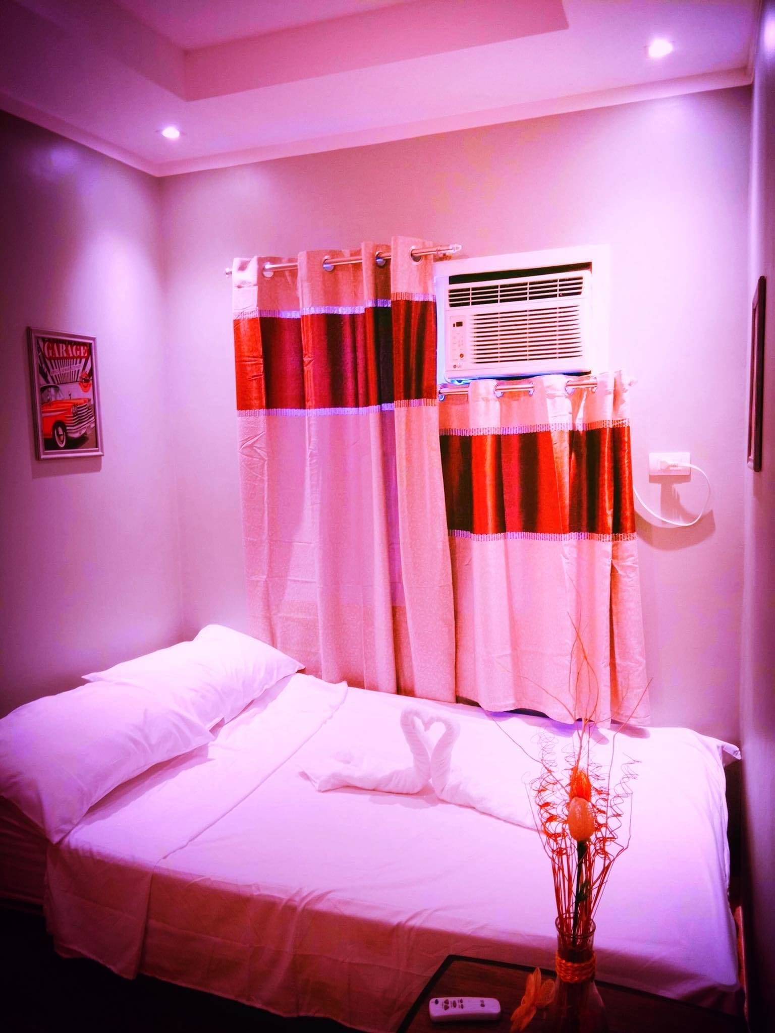 standard double room | minibar, desk, blackout curtains, soundproofing