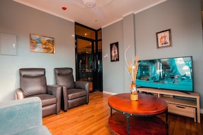 Apartment, 3 Bedrooms | Living room