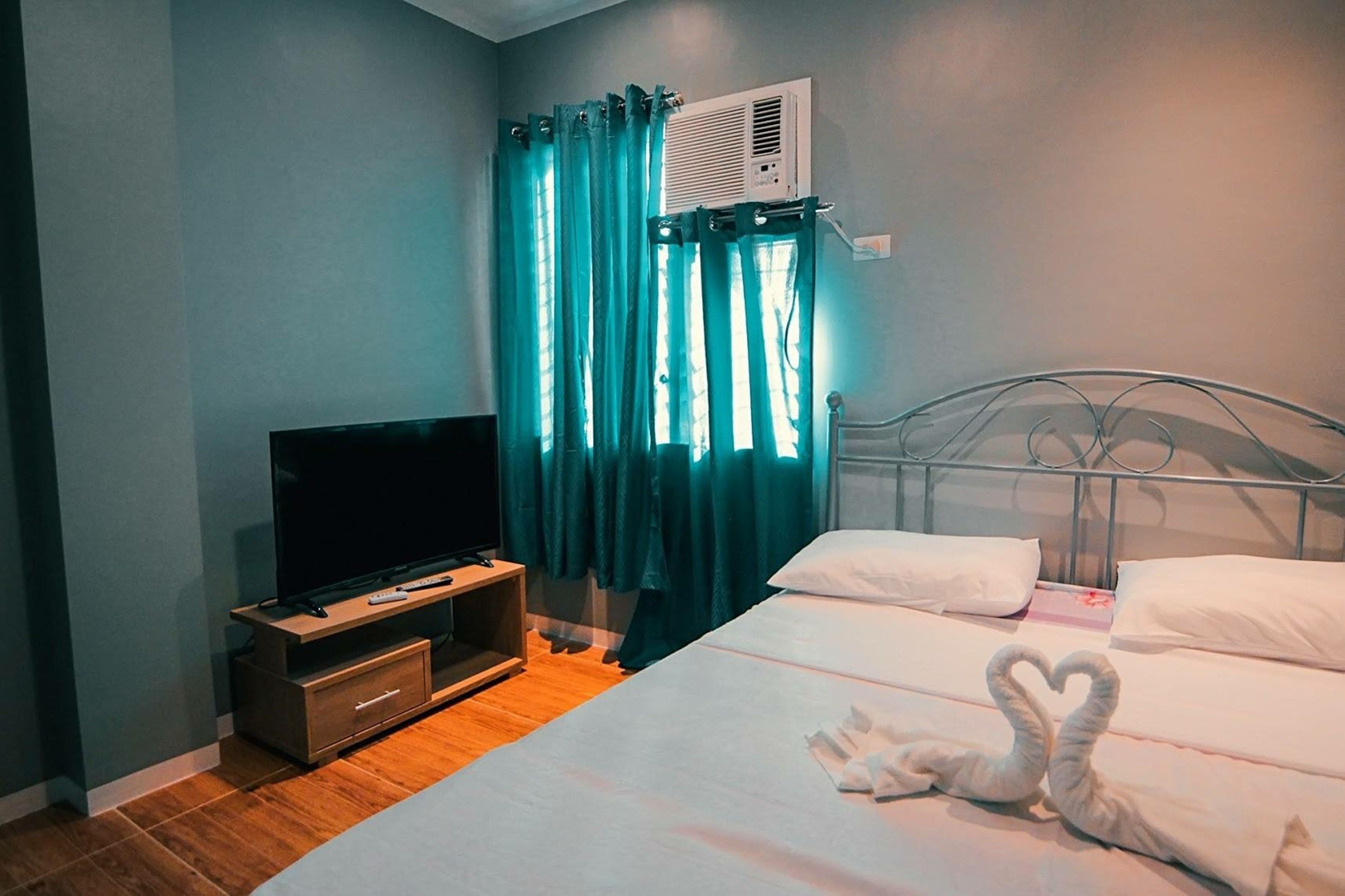 apartment, 3 bedrooms | minibar, desk, blackout curtains, soundproofing