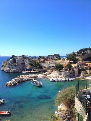 Beach nearby, sun loungers