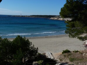 Plage à proximité, chaises longues