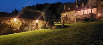 Superb property: large swimming pool - Tennis court - Boules pitch Up to 17 holidaymakers