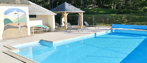 Piscine extérieure, piscine chauffée