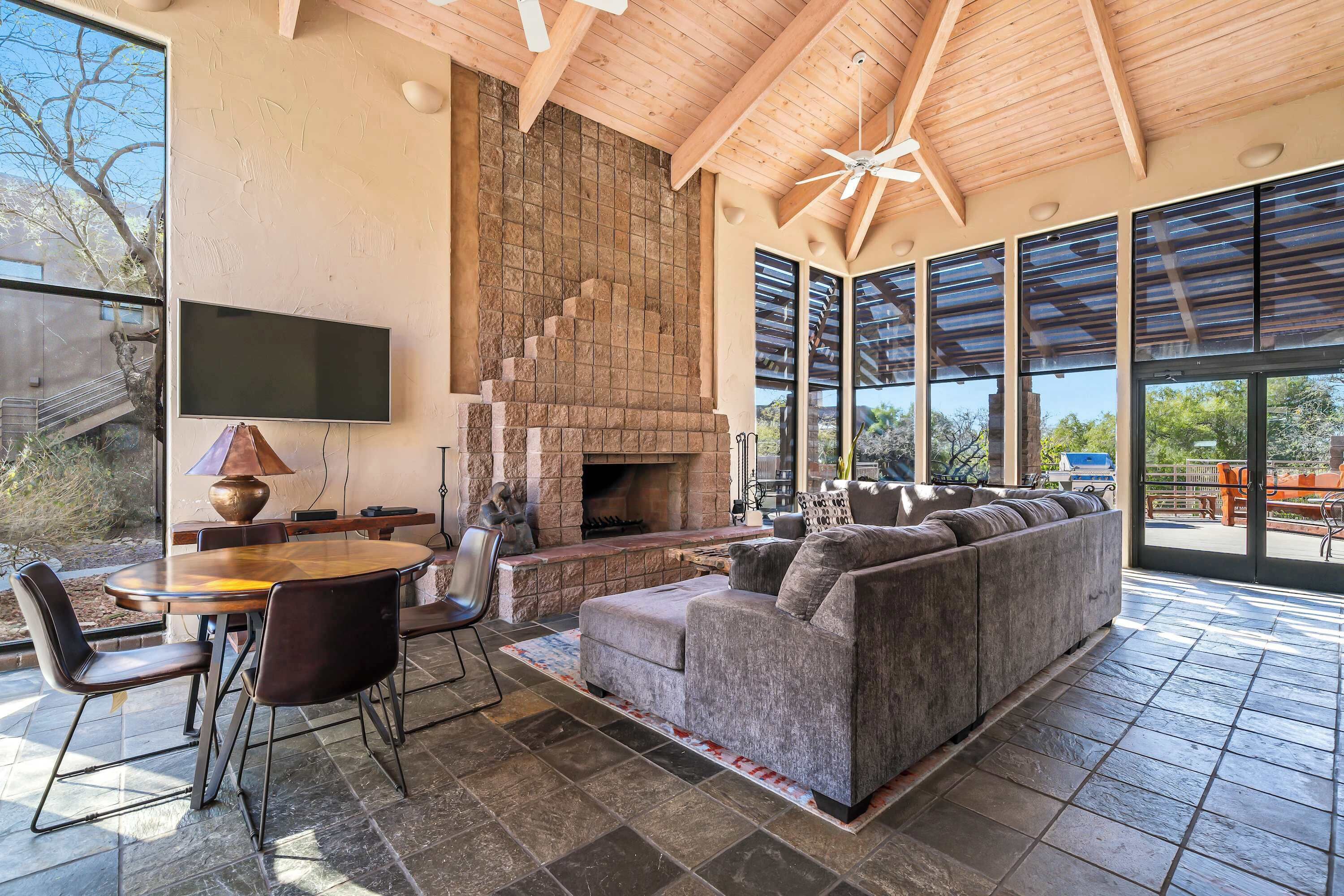 Televisie en een kantoor