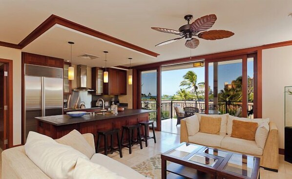 Flachbildfernseher, DVD-Player, Stereoanlage