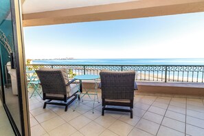 Property grounds - Sonoran Spa W706 - 2 BR Next to the Pool, High Speed Wi-Fi - Beachfront Upper Floor Luxury Condo (Puerto Peñasco)