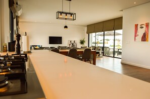 Apartment | Living area | Flat-screen TV - Cosy S2 Apartment in La Soukra (La Soukra)