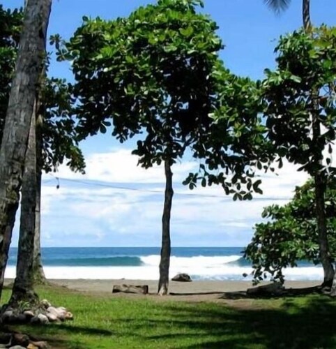 Slice Of Paradise, Bungalow for 2, full kitchen & bath, king bed, AC, & gazebo