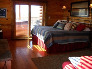 5 bedrooms, desk, iron/ironing board, travel crib