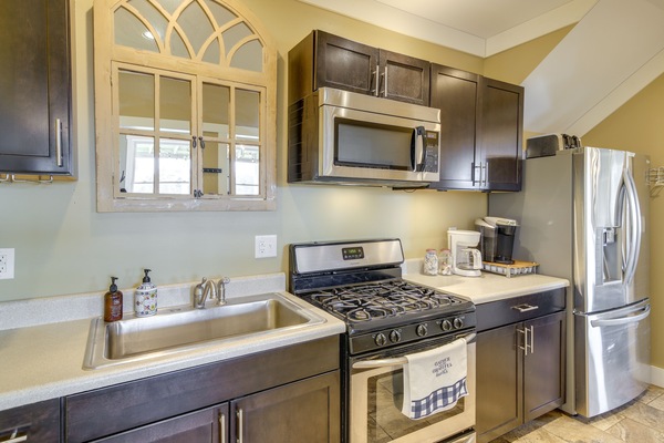 Microondas, horno, placa de cocina, lavavajillas