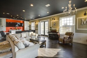 智能电视、壁炉