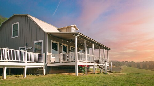 FARM ★ Milkbarn 30ac maatila nukkuu 14 Knoxville, UTK, Sevierville, CNU + lampi 