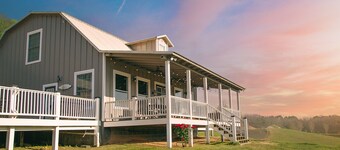 5 ★ Farm Stay at our Large Milkbarn, collect fresh eggs see Scottish Highlands