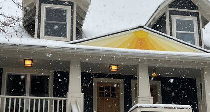 ★ Popular Family Friendly/Prime Location/ Amenities / Clean Safe /Dog friendly ★