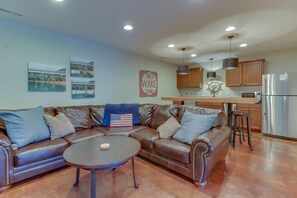 Smart TV, fireplace, DVD player, table football