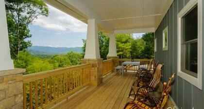 Cabaña de montaña de nueva construcción con vistas, privacidad y 10 min. ¡Desde el centro de la ciudad!