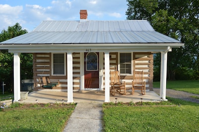 Quaint Historic Log Cabin Overlooking The James River.