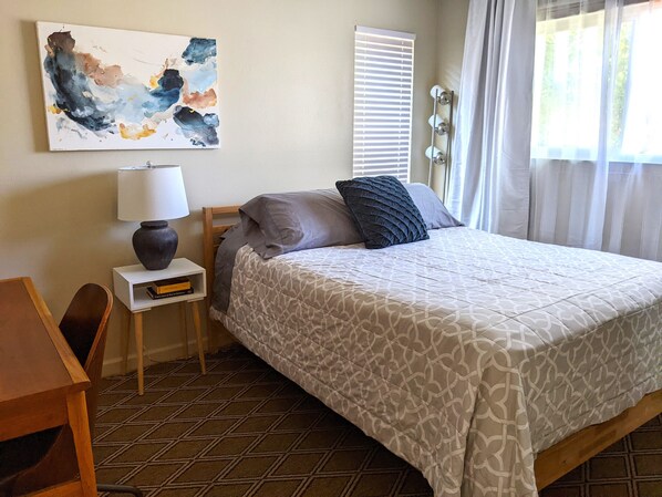 4 bedrooms, desk, iron/ironing board, travel cot