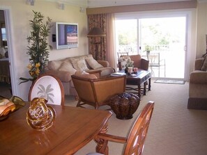 TV, DVD-spiller og stereoanlegg