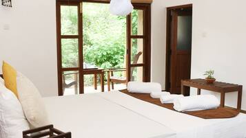 Desk, free WiFi, bed sheets