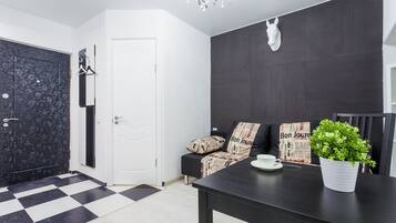 Apartment (Second Floor) | 1 Schlafzimmer, Schreibtisch, Bügeleisen/Bügelbrett, kostenloses WLAN