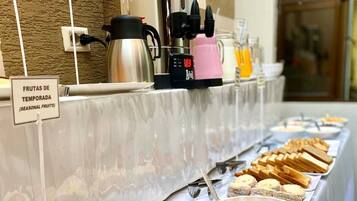 Desayuno bufé gratuito y diario