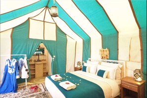 Tent, 1 Double or 2 Twin Beds | Free WiFi, bed sheets - Sahara Stars Camp (Taouz)