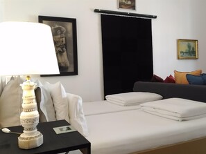 2 makuuhuonetta, silitysrauta/-lauta, ilmainen Wi-Fi, vuodevaatteet