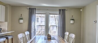 Conveniently Located Hidden Gem in Griffith/Gary Renovated 3 bed 1 bath Sleeps 8